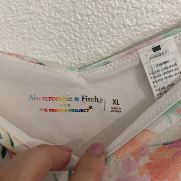 NWOT-Abercrombie & Fitch –pride collection-floral cheeky, bikini, bottom-size XL - Picture 3 of 6